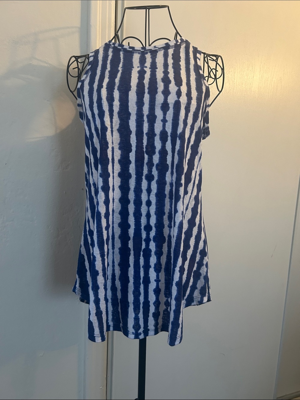 Athleta Blue and White Tie-Dye Sleeveless Top Size S
